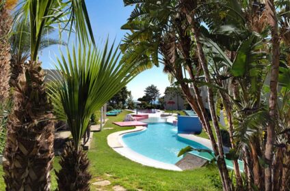 OUT OF THE BLUE RESORT (EXCLUSIVE RETREAT)