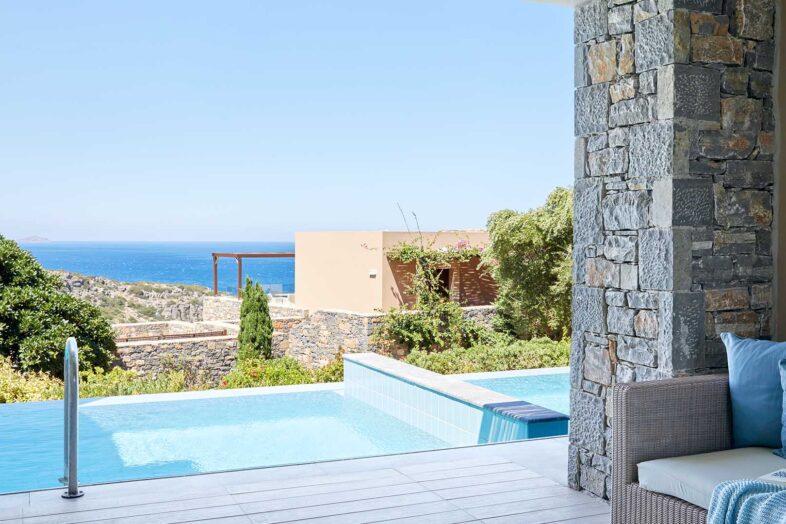 DAIOS COVE