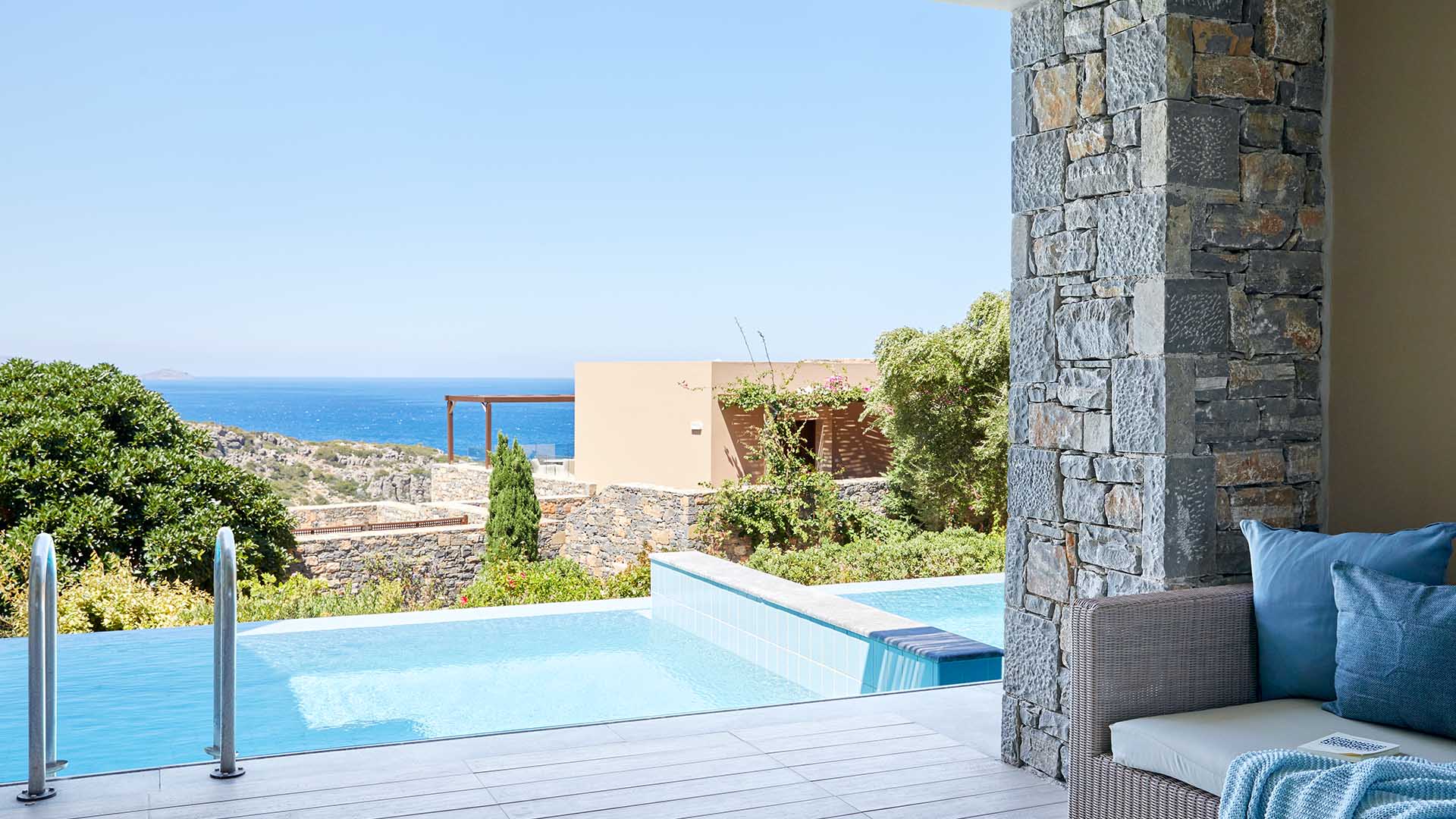DAIOS COVE