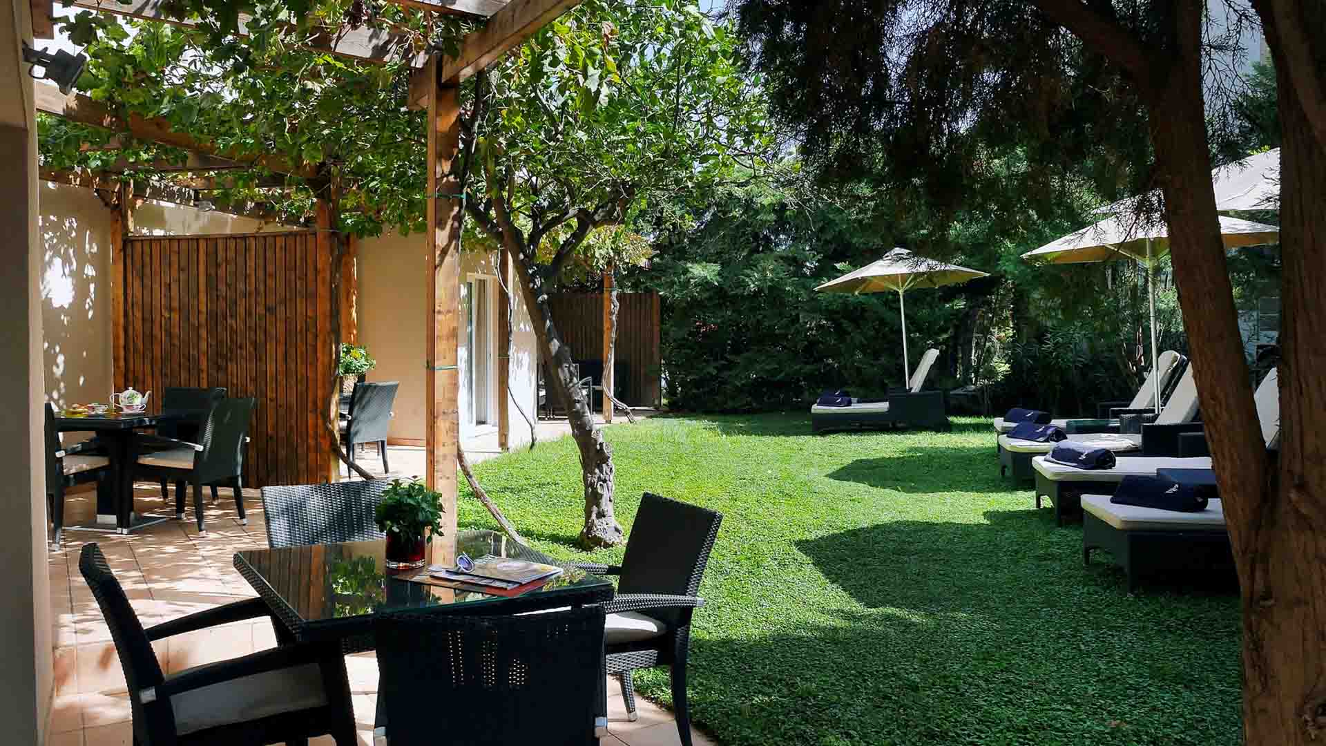 OUT OF THE BLUE RESORT (EXCLUSIVE RETREAT)