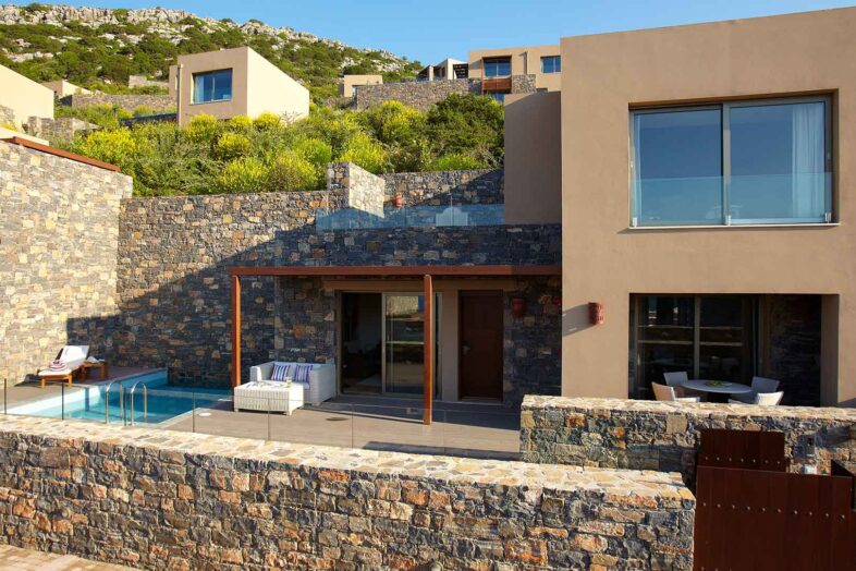 DAIOS COVE