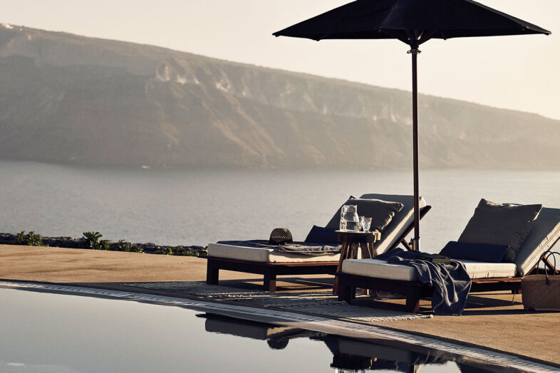 SANTO PURE OIA SUITES & VILLAS