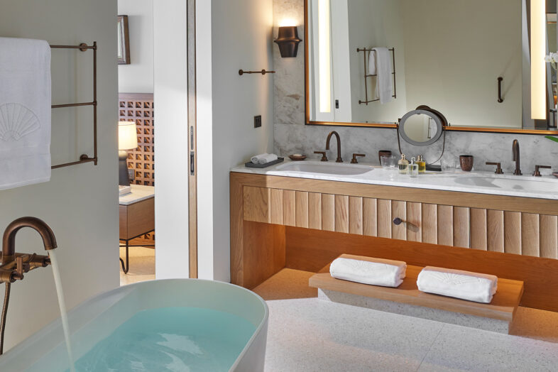 COSTA NAVARINO MANDARIN ORIENTAL