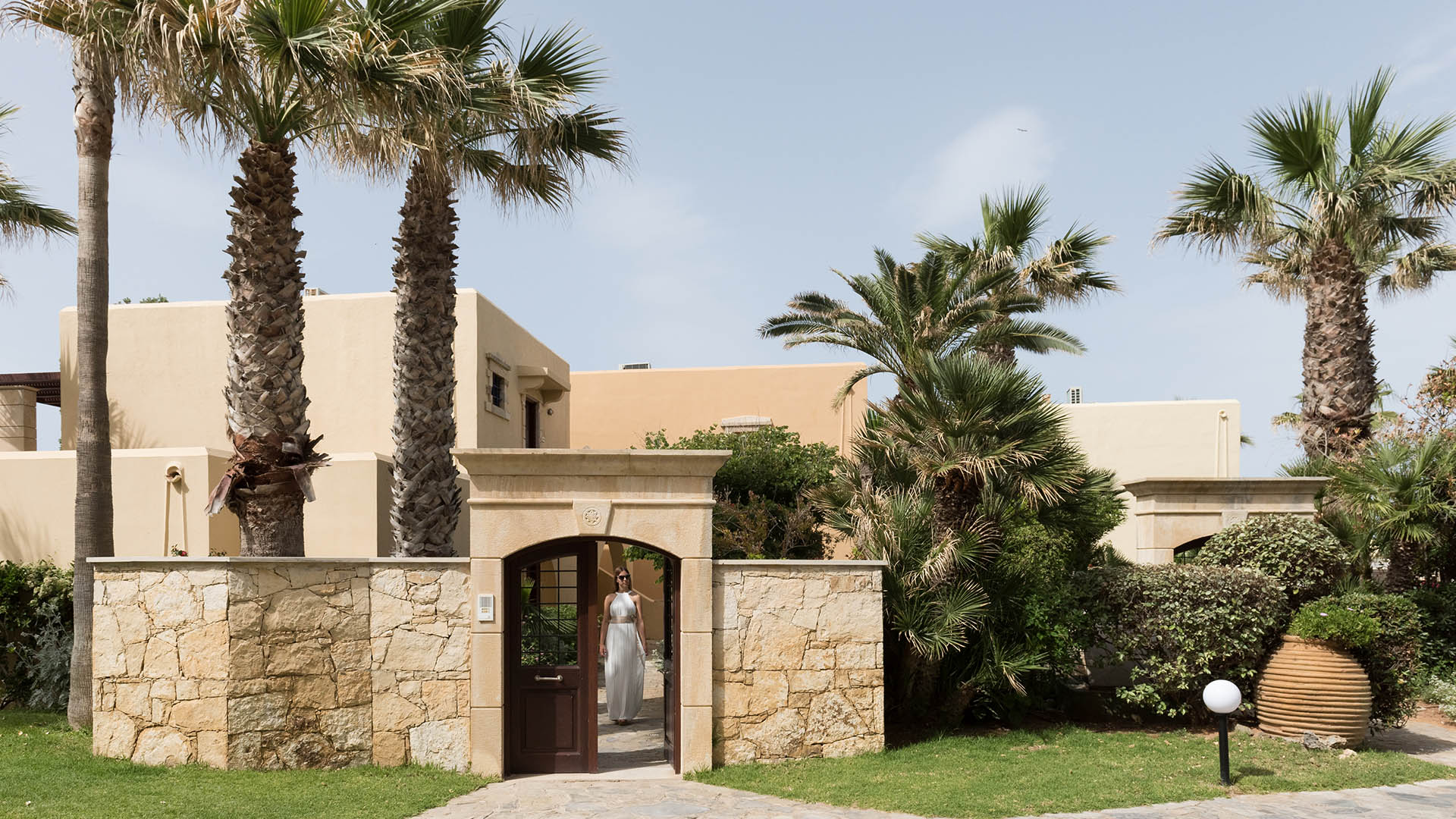 AQUILA RITHYMNA BEACH