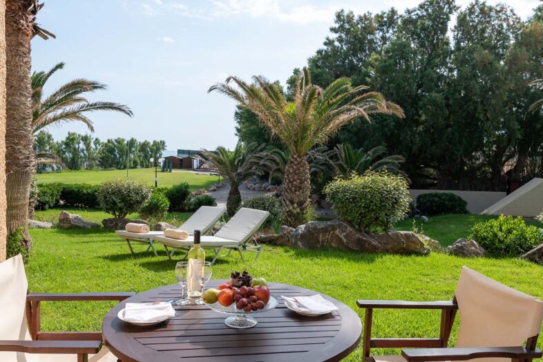 AQUILA RITHYMNA BEACH