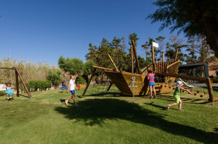 AQUILA RITHYMNA BEACH