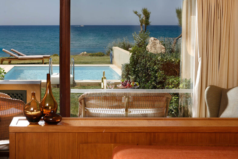 AQUILA RITHYMNA BEACH