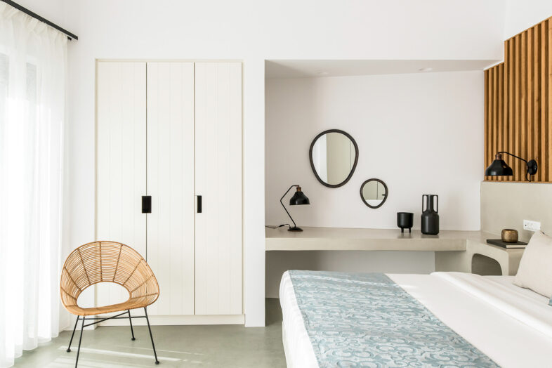 SANTO PURE OIA SUITES & VILLAS