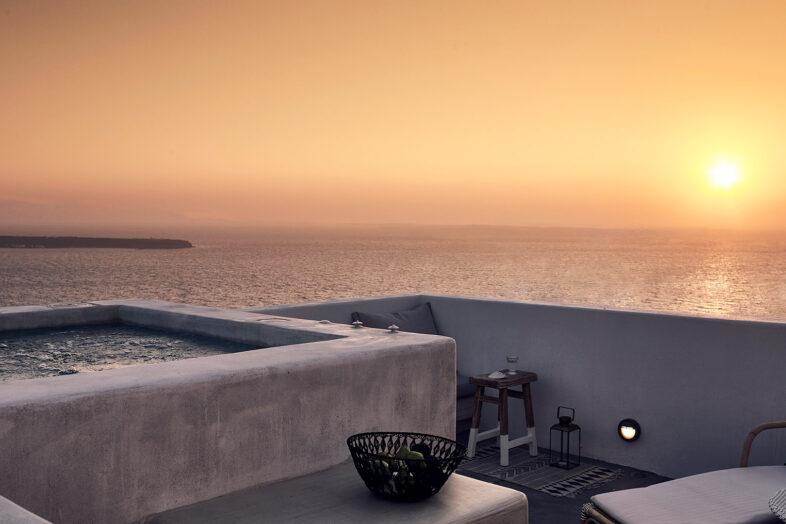 SANTO PURE OIA SUITES & VILLAS