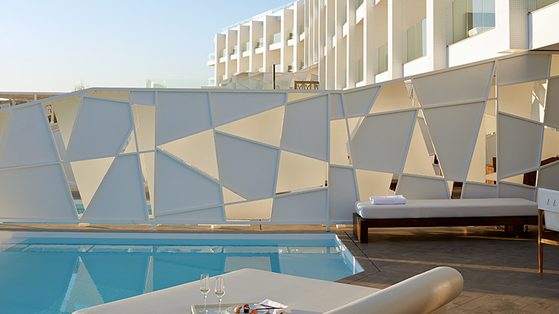 NIKKI BEACH RESORT & SPA