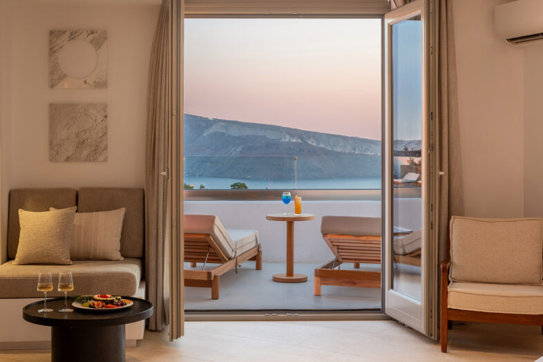 SANTO PURE OIA SUITES & VILLAS