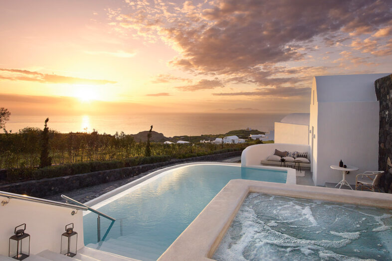 SANTO PURE OIA SUITES & VILLAS