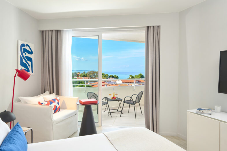 DOMES NORUZ KASSANDRA