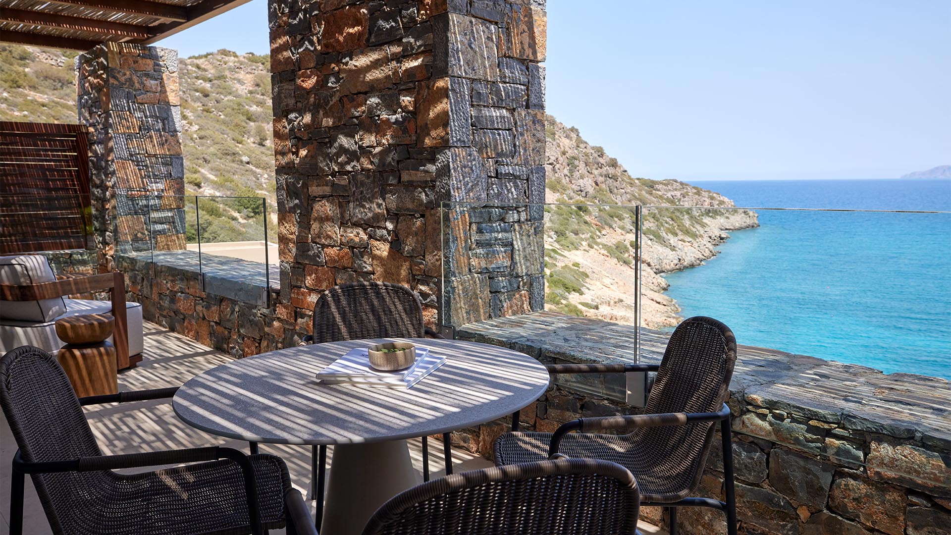 DAIOS COVE