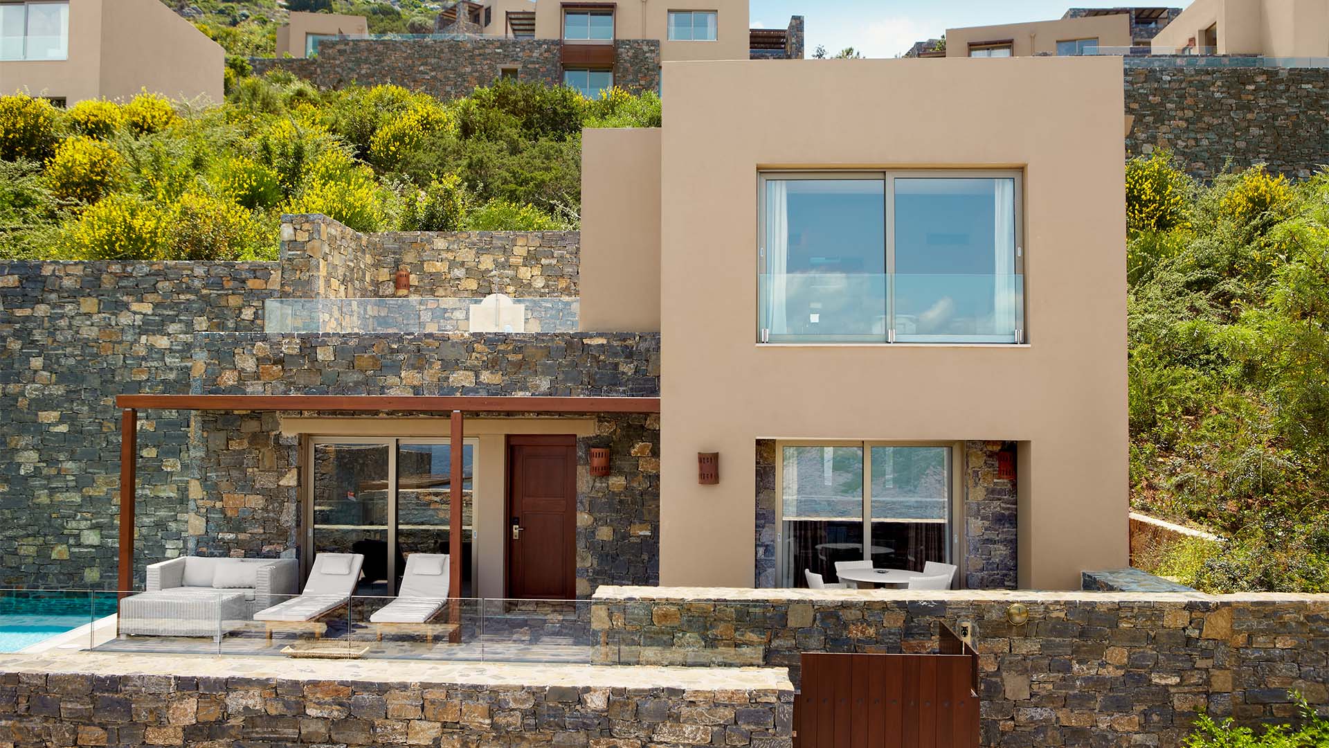 DAIOS COVE
