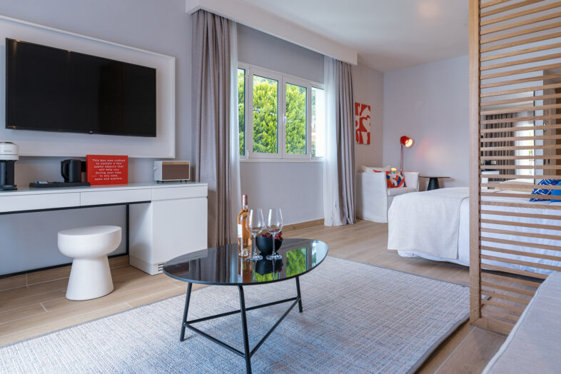 DOMES NORUZ KASSANDRA