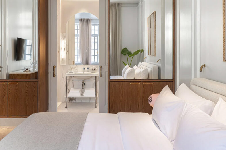 THE DOLLI AT ACROPOLIS A HOTEL TO LIVE