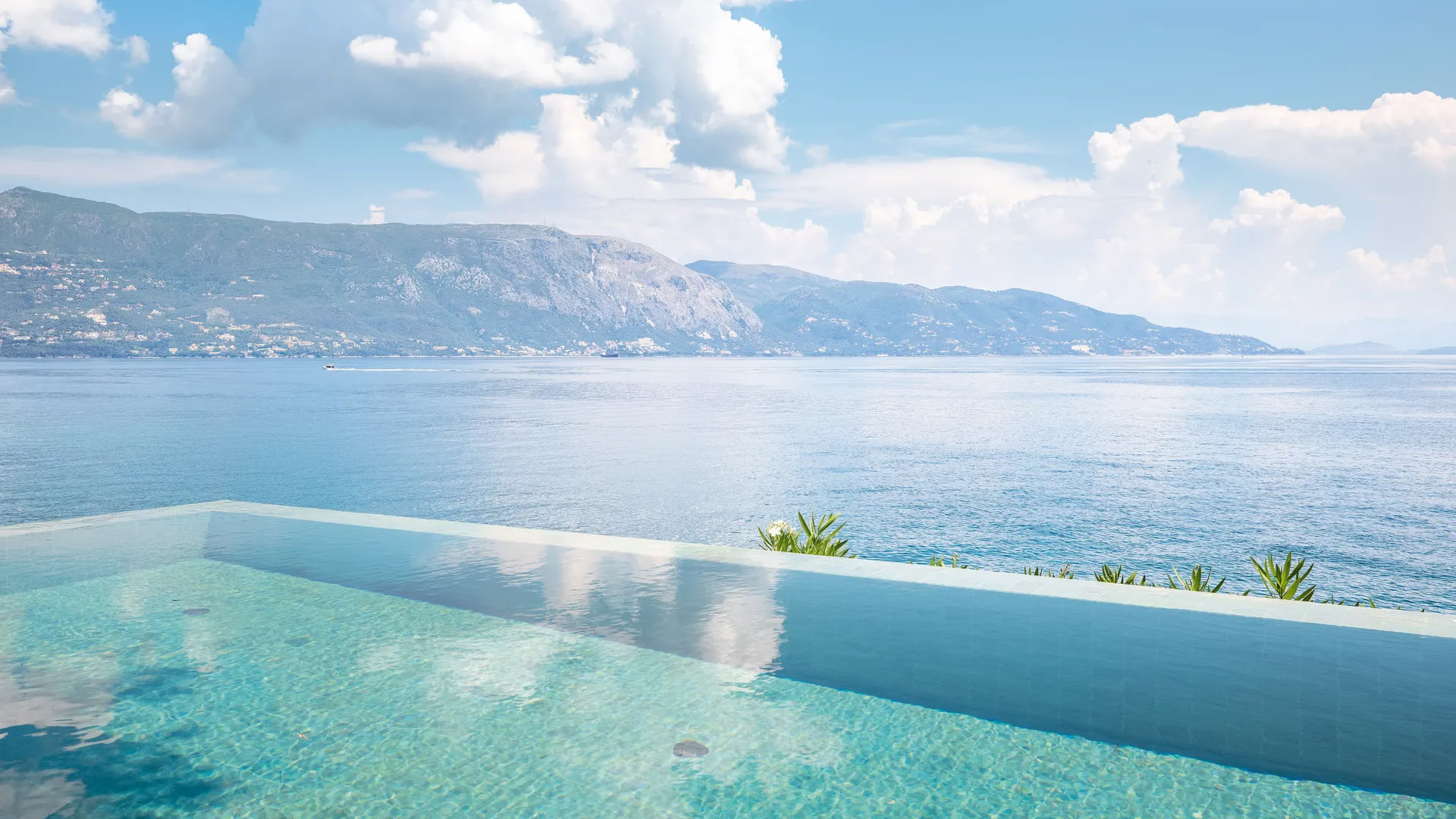 CORFU IMPERIAL A GRECOTEL RESORT TO LIVE AT KOMMENO PENINSULA