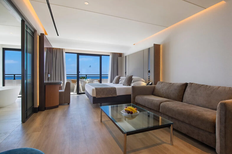 AMATHUS BEACH CYPRUS