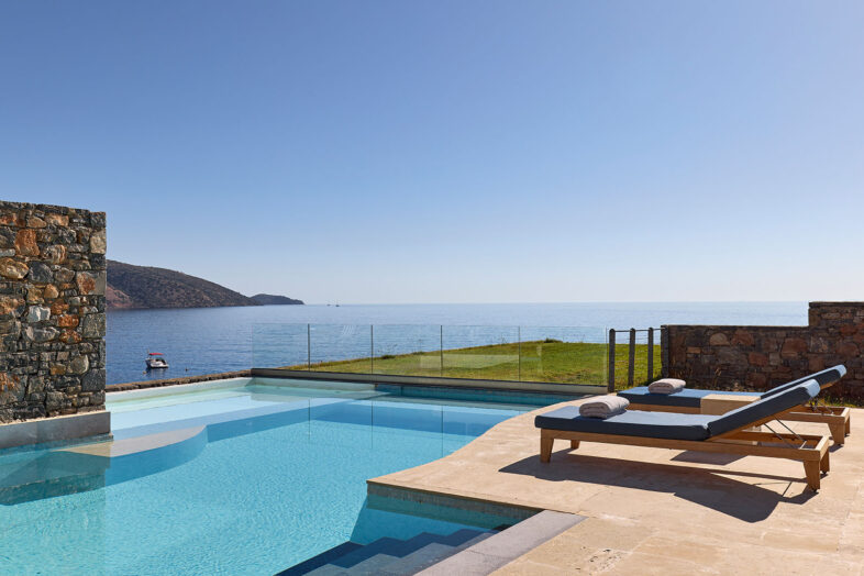 ST. NICOLAS BAY RESORT HOTEL & VILLAS